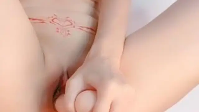 雙馬尾超短牛仔褲 道具抽插高潮流了好多的白漿啊!