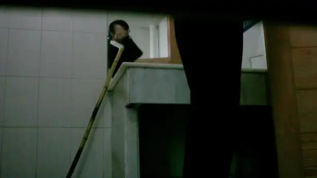 單位女廁全景偷拍 職業裝妹子 白帶好長