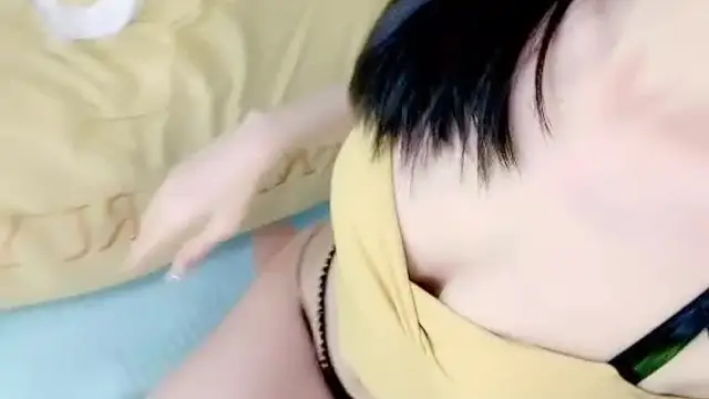 [直播] 校花 女神 最最最漂亮 【上野尤物】模特身材 小穴真是粉 讓人心動想插入 淫水慢慢流出來了 3