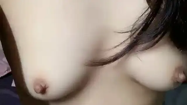 [直播] 新人 正宗鄰家女神 超純超漂亮 【奶糕】 這淺淺的一笑真讓人心動 一隻手抓奶 一隻手摳逼