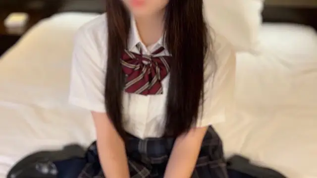 FC2PPV-3071875 『初撮影』『完全顔出し』アイドル級！清楚系透明感溢れる18歳初々し2い