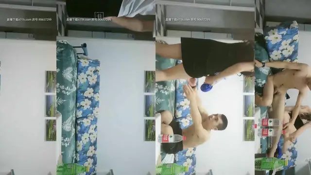 約操白衣小少婦，沙發上位騎乘猛操，很是誘惑喜歡不要錯過