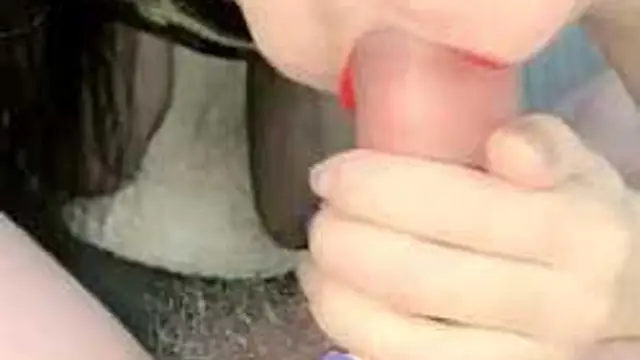 極品御姐生尤物完美身材，藍色旗袍爆裂黑絲誘惑，男友忍不住推倒無套爆操內射粉穴。